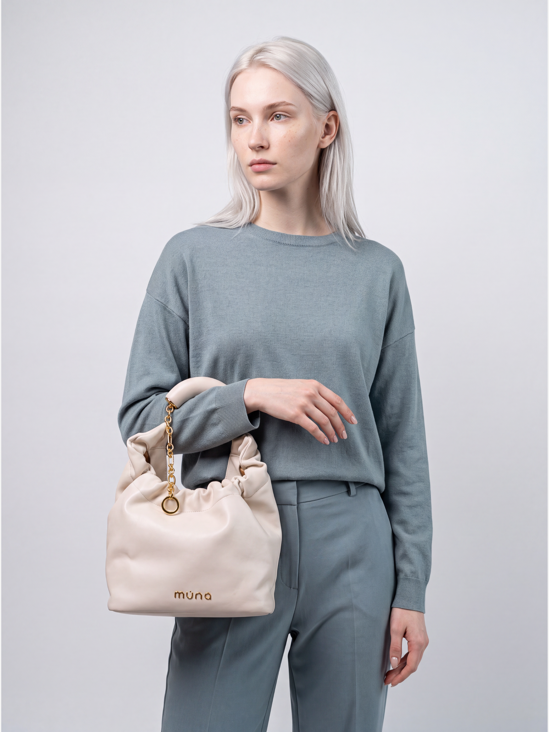 #color_Off White
